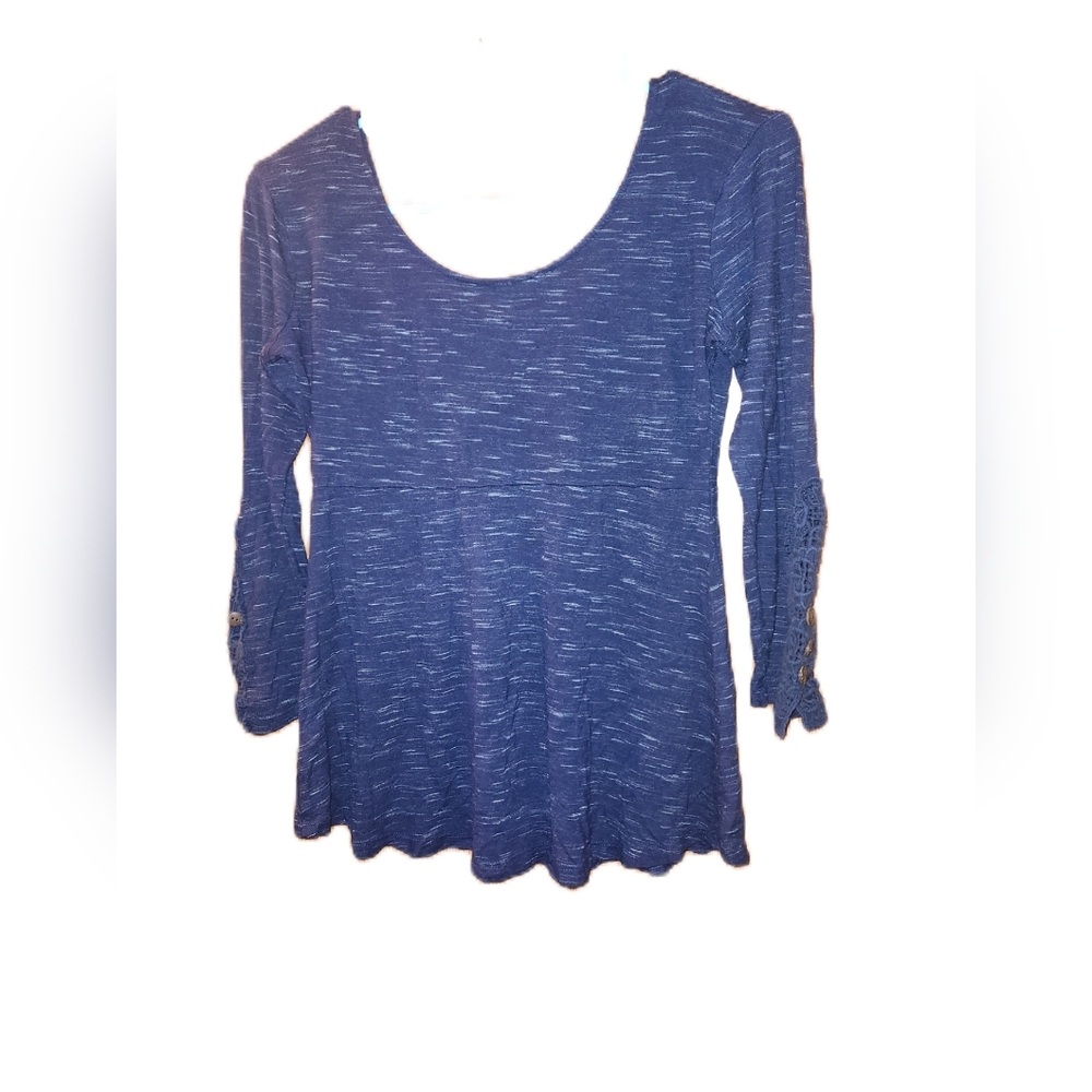 💓 3/$15 Lily Rose XS Blue Pretty Top With Crochet Sleeves